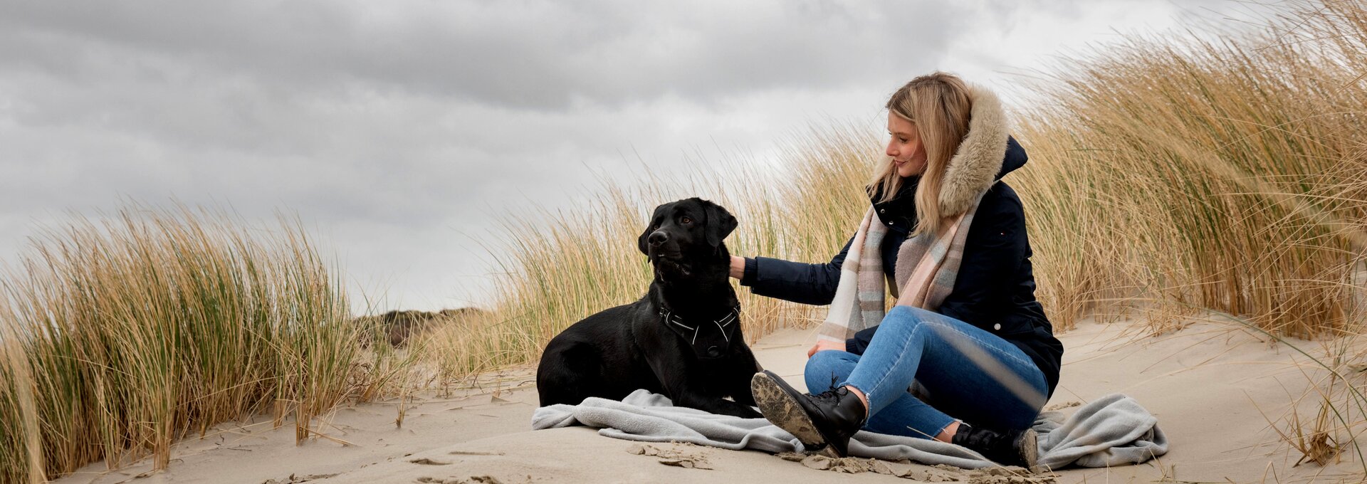 An der Nordsee wächst das Angebot für Urlauber mit Hund von Jahr zu Jahr. | © Foto: DJD/TourismusMarketing Niedersachsen/Kees van Surksum An der Nordsee wächst das Angebot für Urlauber mit Hund von Jahr zu Jahr. | © Foto: DJD/TourismusMarketing Niedersachsen/Kees van Surksum
