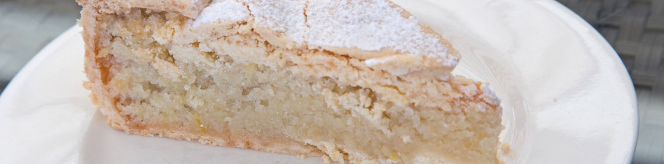 Die Torte aus Dobrota ist eine montenegrinische Spezialität mit italienischen Wurzeln. | © Foto: djd/NTO – Montenegro Die Torte aus Dobrota ist eine montenegrinische Spezialität mit italienischen Wurzeln. | © Foto: djd/NTO – Montenegro