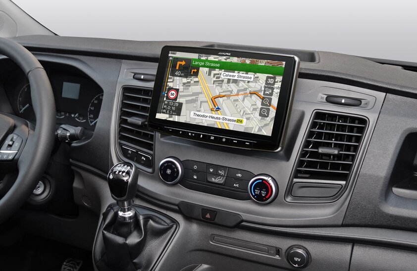 Alpine Halo9 mit Navigation für Ford Transit | © ALPS ALPINE Europe GmbH