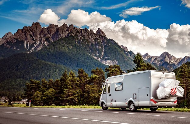 Alpine Reisemobil | © Foto: Andrey Armyagov - stock.adobe.com