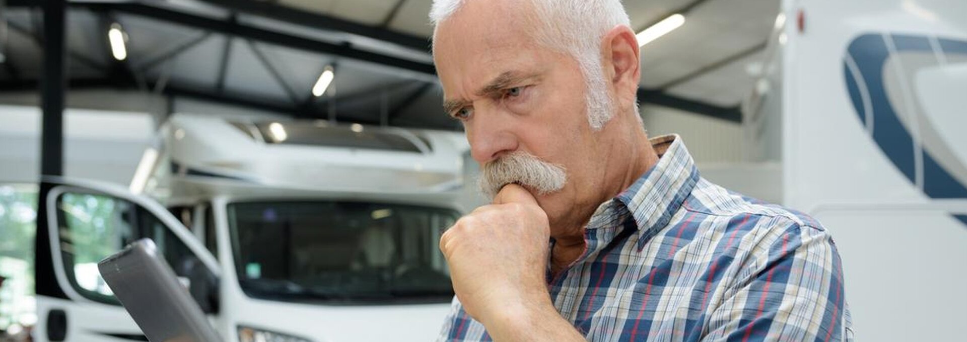 Wohnmobil privat mieten: 8 Fallen und wie sie sich vermeiden lassen | © Foto: auremar, stock.adobe.com