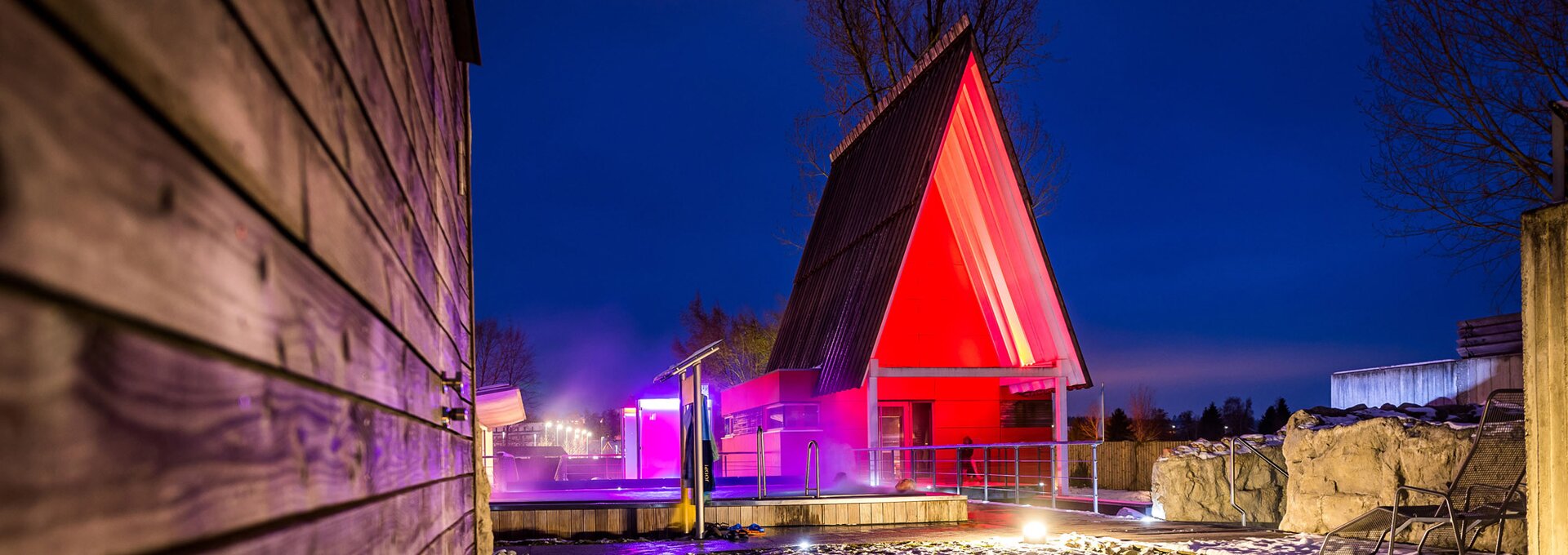 © Jeden letzten Freitag im Monat können Gäste der Adelindis Therme in Bad Buchau bis Mitternacht baden. In der kalten Jahreszeit sorgt das heiße Thermalwasser für erholsame Stunden und stärkt Körper und Geist. Foto: djd/Oberschwaben Tourismus/Adelindis Therme © Jeden letzten Freitag im Monat können Gäste der Adelindis Therme in Bad Buchau bis Mitternacht baden. In der kalten Jahreszeit sorgt das heiße Thermalwasser für erholsame Stunden und stärkt Körper und Geist. Foto: djd/Oberschwaben Tourismus/Adelindis Therme