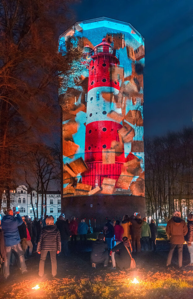 Erstmals steigt in Wilhelmshaven das Lichtkunstfestival "Willumina". | © Foto: djd/www.wilhelmshaven-touristik.de/Rainer Ganske