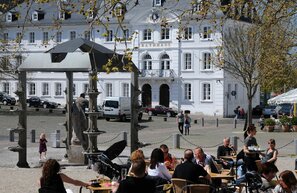 Saarbrücken, Schloßplatz mit altem Rathaus, Barockstraße Saarpfalz | © Saarbrücken, Schloßplatz mit altem Rathaus © Jürgen Profoehr, AG Barockstraße Saarpfalz