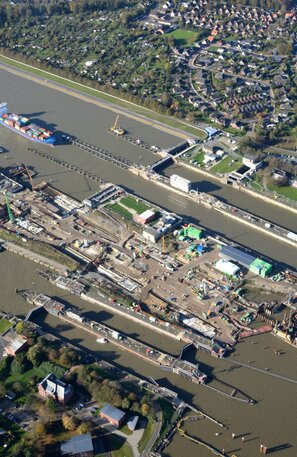 Brunsbüttel Schleuse | © Brunsbüttel Schleuse, Foto: Aufwind-Luftbilder, stock.abobe.com