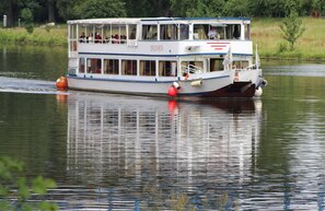 © Fahrgastschiffahrt Flotte Weser, Stadt Nienburg © Mittelweser Touristik