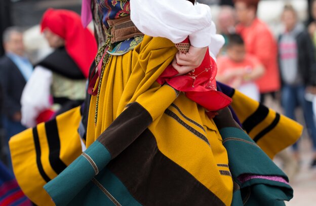 Traditionelles Kostüm Asturias | © Traditionelles Kostüm Asturias | paula sierra - stock.adobe.com
