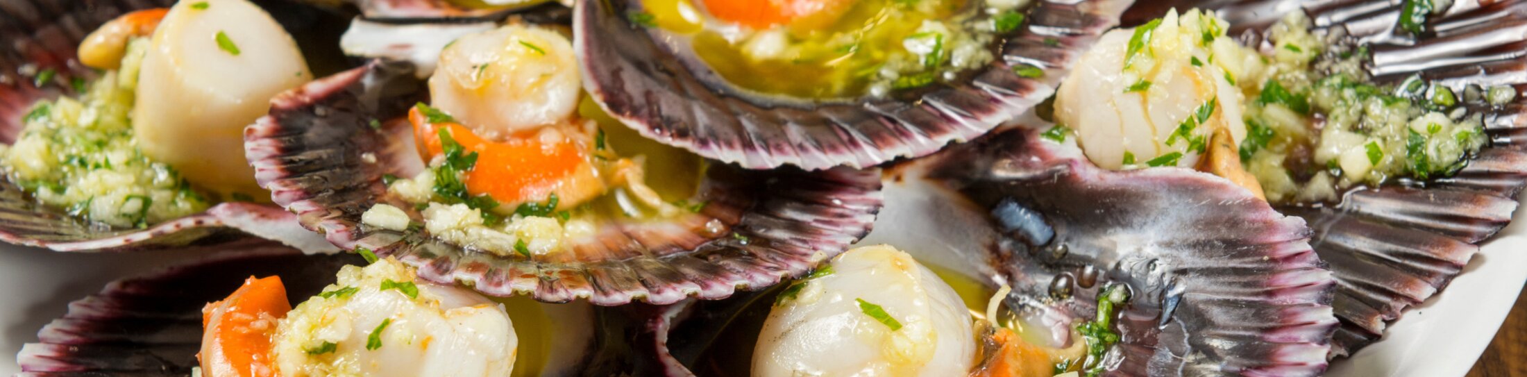 Gegrillte Jakobsmuscheln | © Gegrillte Jakobsmuscheln | Sergio Martínez - adobe.stock.com Gegrillte Jakobsmuscheln | © Gegrillte Jakobsmuscheln | Sergio Martínez - adobe.stock.com