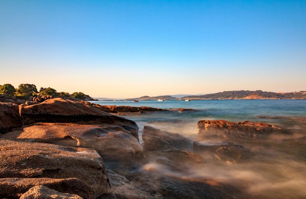 Praia Castañeira - Galicia | © Praia Castañeira - Galicia ©Vjgalaxy, CC BY-SA 4.0, via Wikimedia Commons