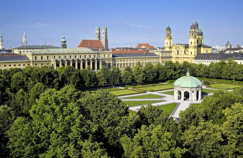 Sisi Straße, Hofgarten – Residenz – Theatinerkirche in München | © Foto: digitalog - stock.adobe.com