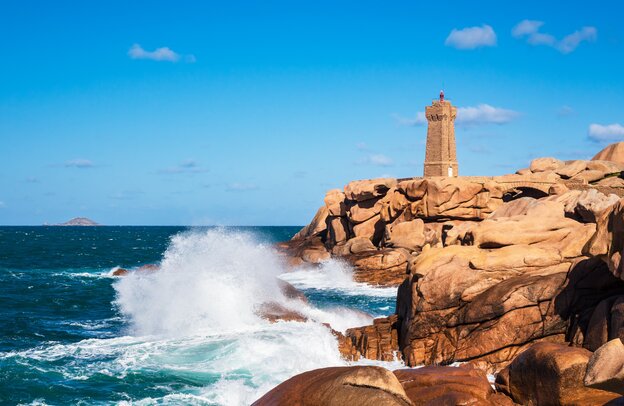 Rosa Granitküste in der Nähe von Ploumanach, Bretagne mit dem Wohnmobil | © Rosa Granitküste in der Nähe von Ploumanach ©Rico Ködder - stock.adobe.com