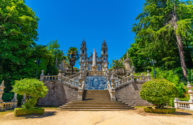 Lamego, Santuário Nossa Senhora dos Remédios auf dem Monte Santo Estevão, Portugal, Douro Wohnmobil Route | © Lamego, Santuário Nossa Senhora dos Remédios auf dem Monte Santo Estevão, Foto: dudlajzov - stock.adobe.com