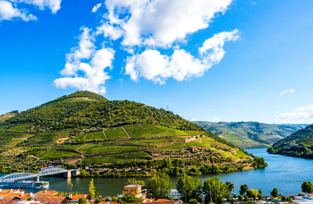 Landschaft der Douro-Weinberge - Portugal | © Landschaft der Douro-Weinberge - Foto: streetflash - stock.adobe.com