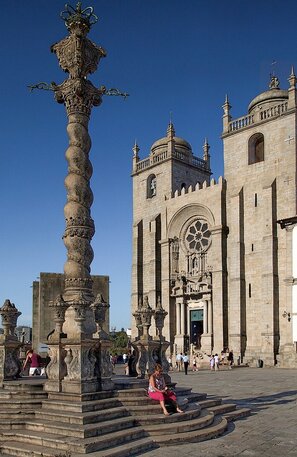 Kathedrale von Porto (Sé do Porto) - Douro Wohnmobil-Route | © Kathedrale von Porto ©paul Barker Hemings from seregno, 85, CC BY-SA 2.0, via Wikimedia Commons