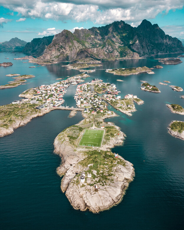 Henningsvær, Lofoten, Football pitch | © Henningsvær, Foto: Pexels, Tobias Bjørkli