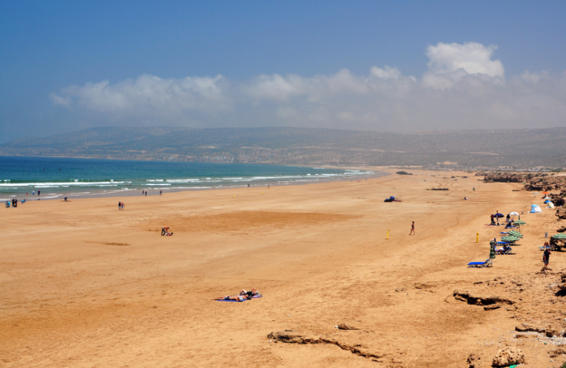 Strand von Taghazout, Marokko | © Strand von Taghazout, Foto: iStock.com/tony4urban