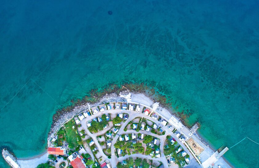 Luftaufnahme in Krk, Insel in Kvarner Bucht von Kroatien | © ©xbrchx - stock.adobe.com