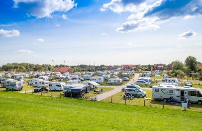 Nordsee-Campingplatz Neuharlingersiel | © Foto: djd/Kurverein Neuharlingersiel/Martin Stöver