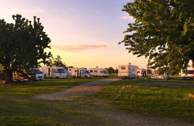 Wohnmobilstellplatz: die besten Stellplätze in Deutschland | © Foto: Wohnmobilgarten Kirschenhof Schmidt